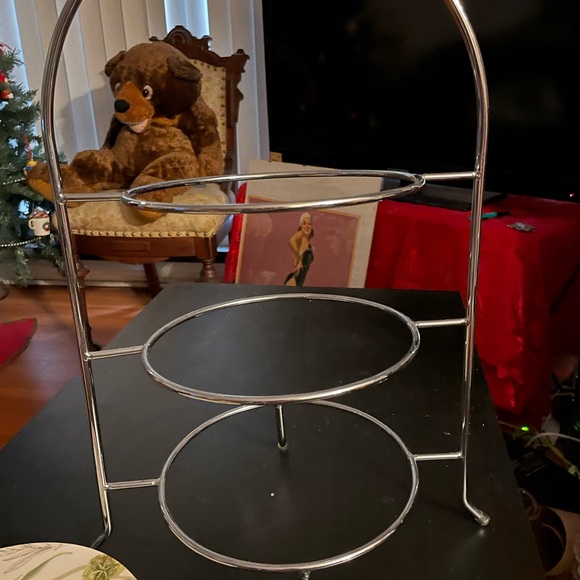 Lovely three tier Cake Stand - Picture 6 of 10